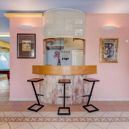 Blue Dolphin Apartment - Private Indoor Pool, Jacuzzi, Garden Spalato Esterno foto