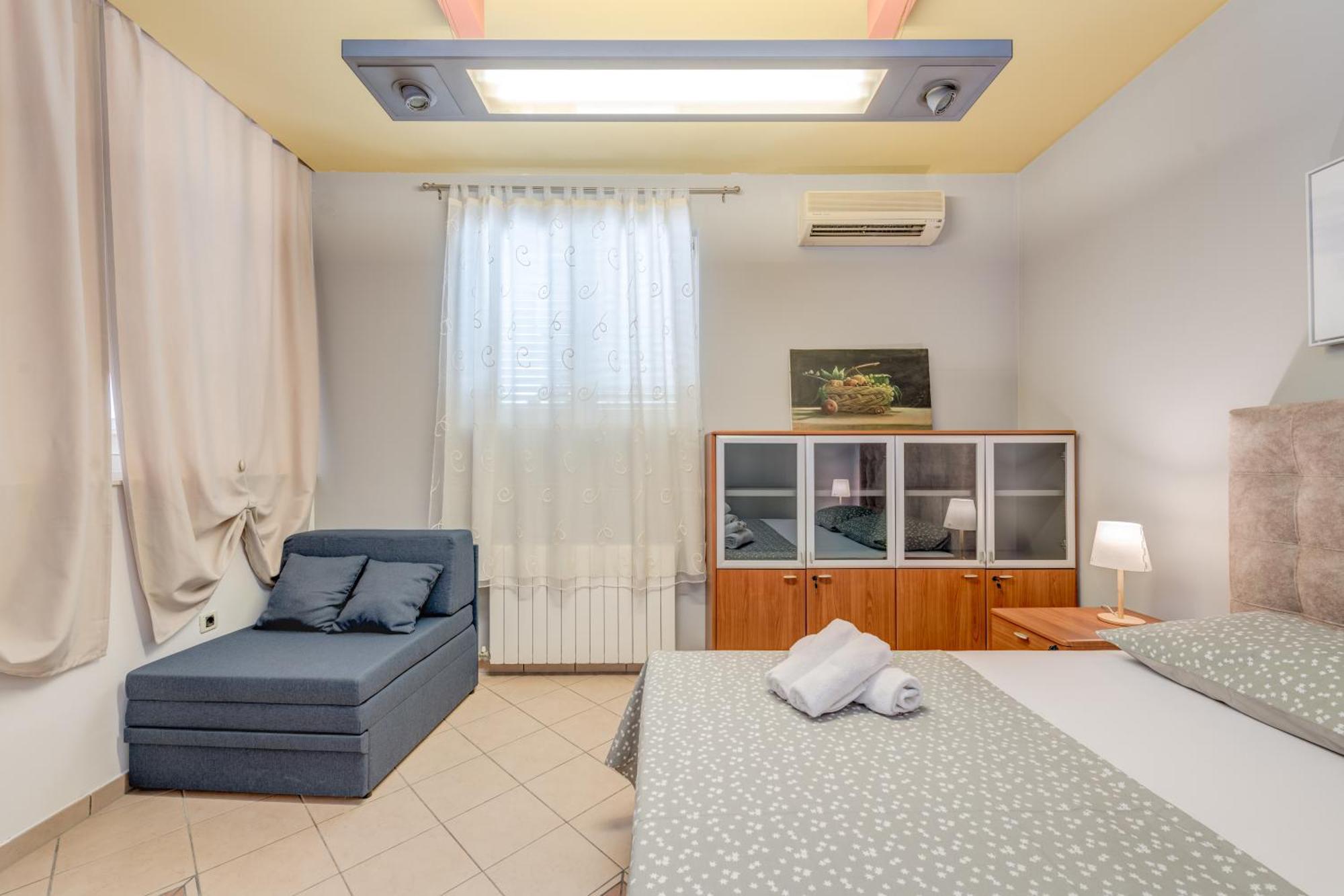 Blue Dolphin Apartment - Private Indoor Pool, Jacuzzi, Garden Spalato Esterno foto