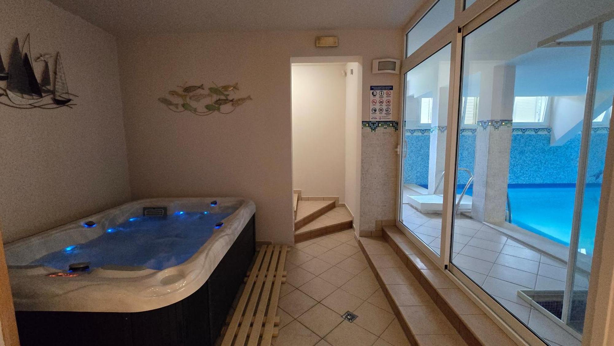 Blue Dolphin Apartment - Private Indoor Pool, Jacuzzi, Garden Spalato Esterno foto